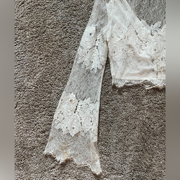 One Way Small White Floral Pattern Lace-up Top - Picture 11 of 14